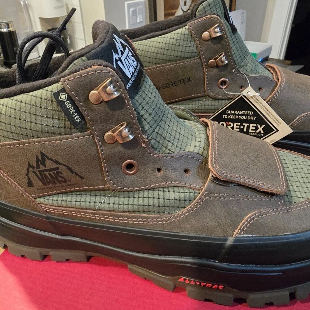 VANS MTE HALF CAB MOUNTAIN MID GORE TEX INSULATED BOOTS 2025 Men's Size 11 NEW